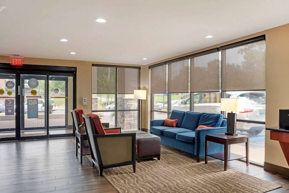 Comfort Suites Fultondale I-65 near I-22 2