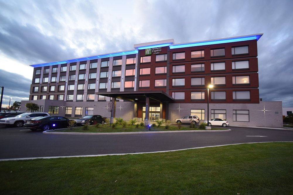 Holiday Inn Express & Suites GATINEAU - OTTAWA by IHG 1