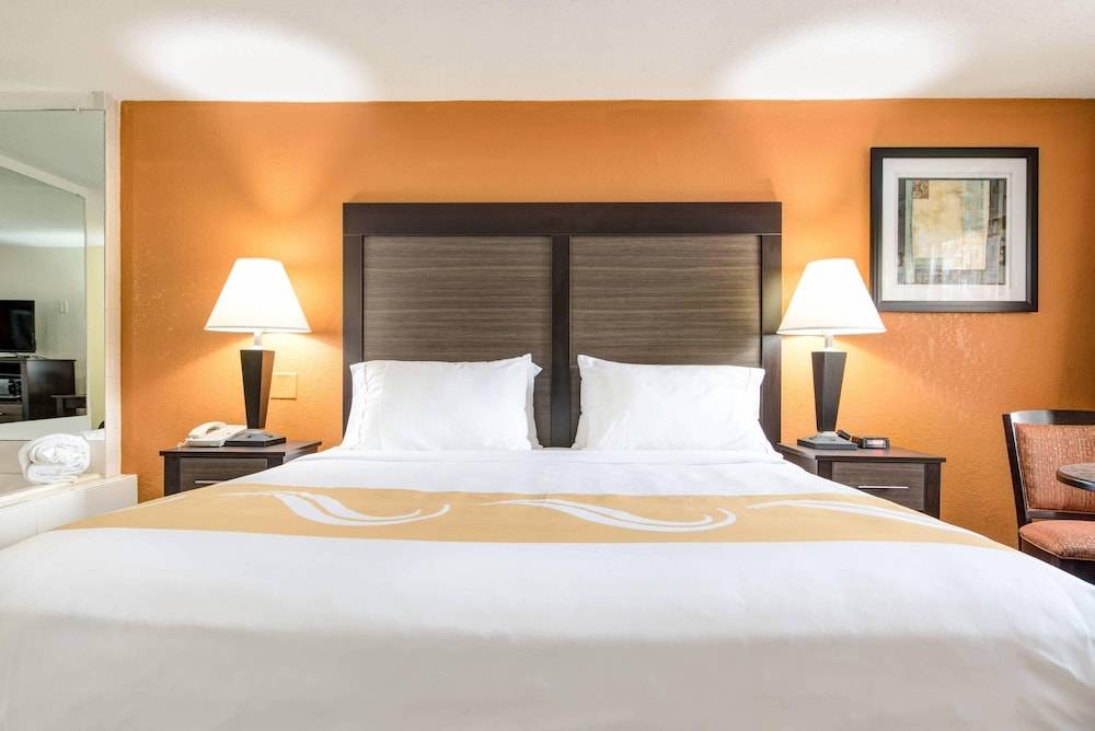 Quality Inn Creekside - Downtown Gatlinburg 1