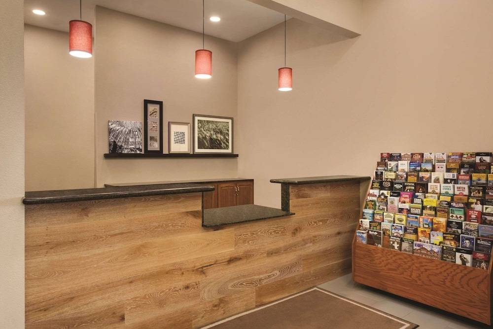 Country Inn & Suites by Radisson, Goodlettsville, TN 2