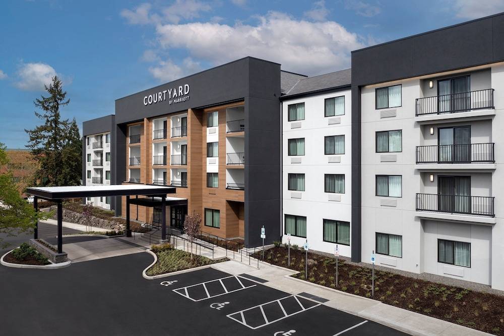 Courtyard by Marriott Portland Tigard 1