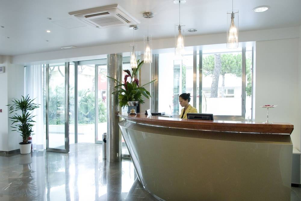 Club House Hotel 2