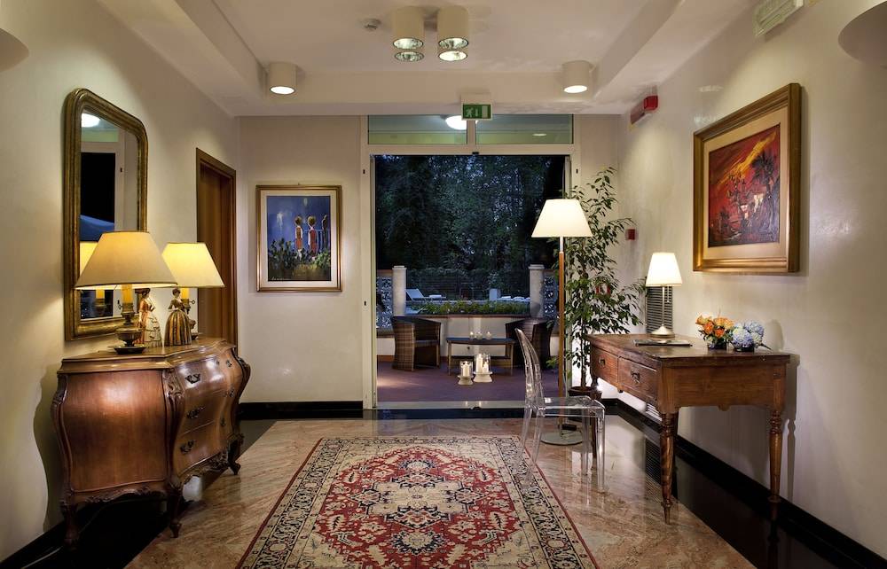 Astoria Suite Hotel 2