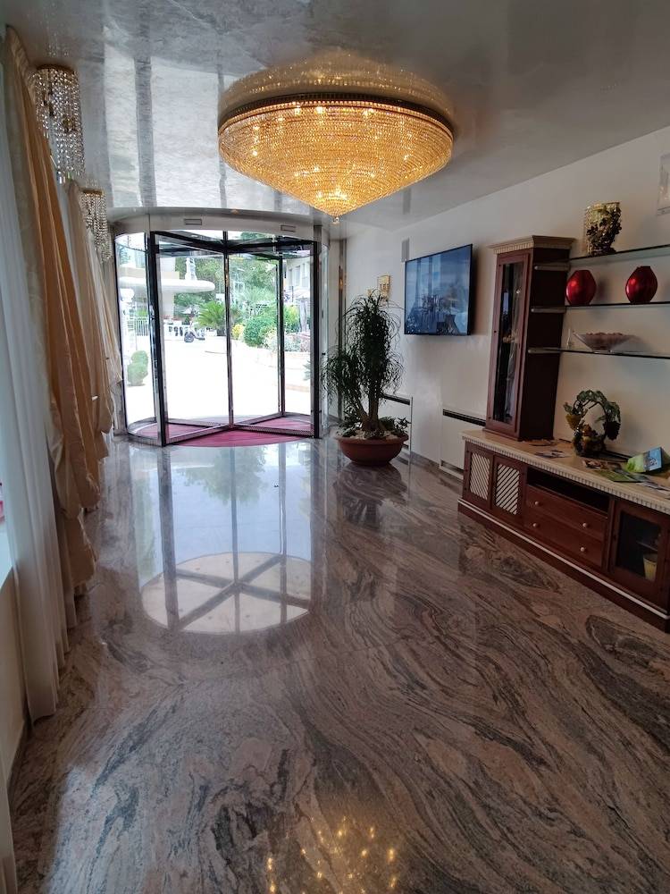 Hotel Ambassador 2