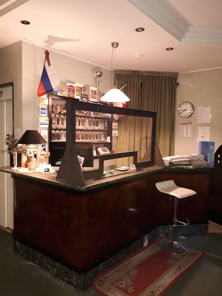 Hotel Niagara 2