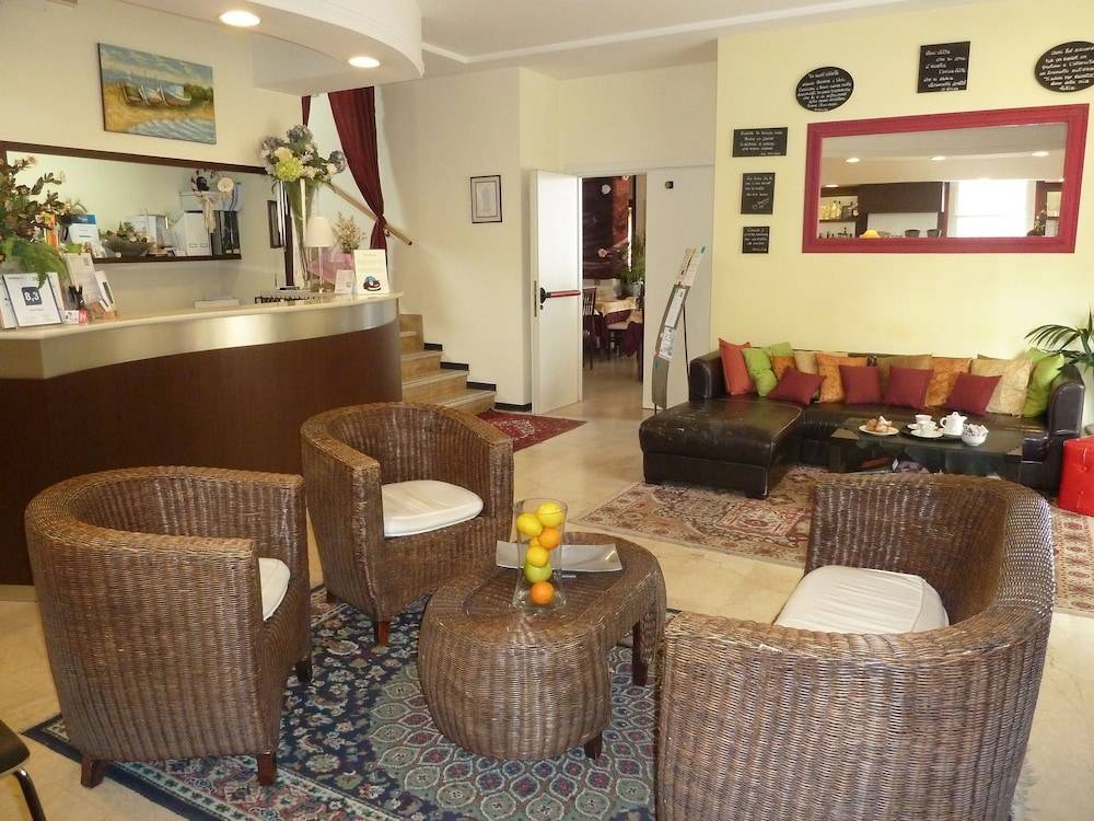 Hotel Crosal 2