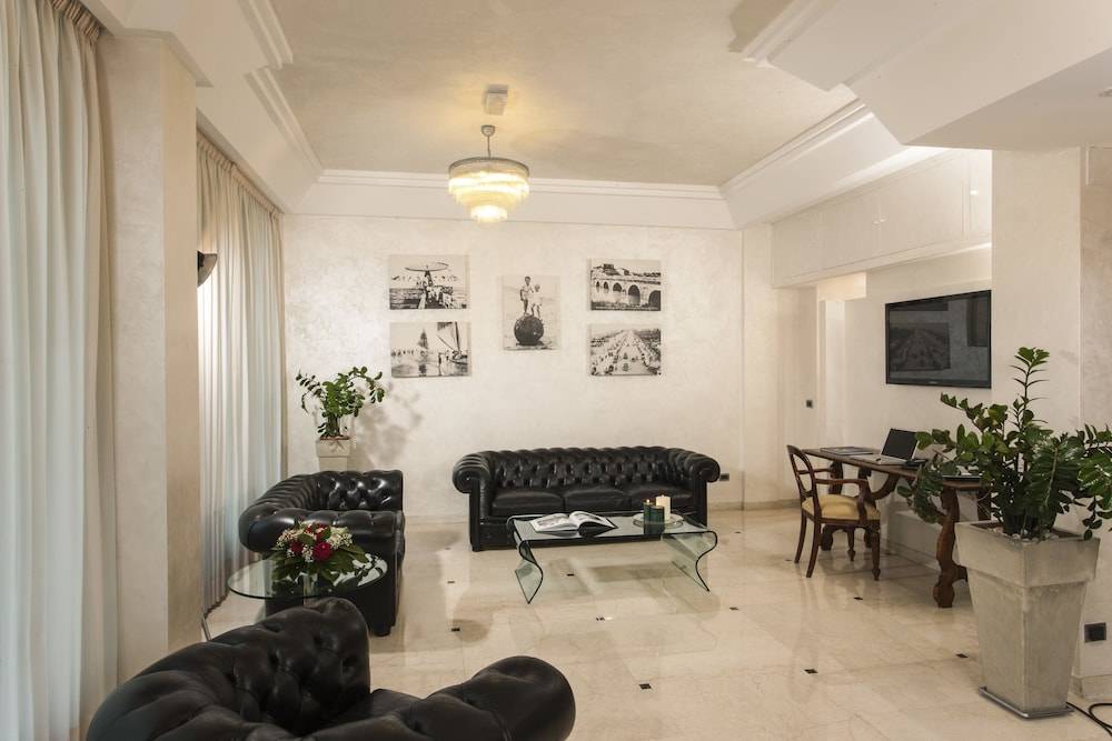 Hotel Du Soleil 2