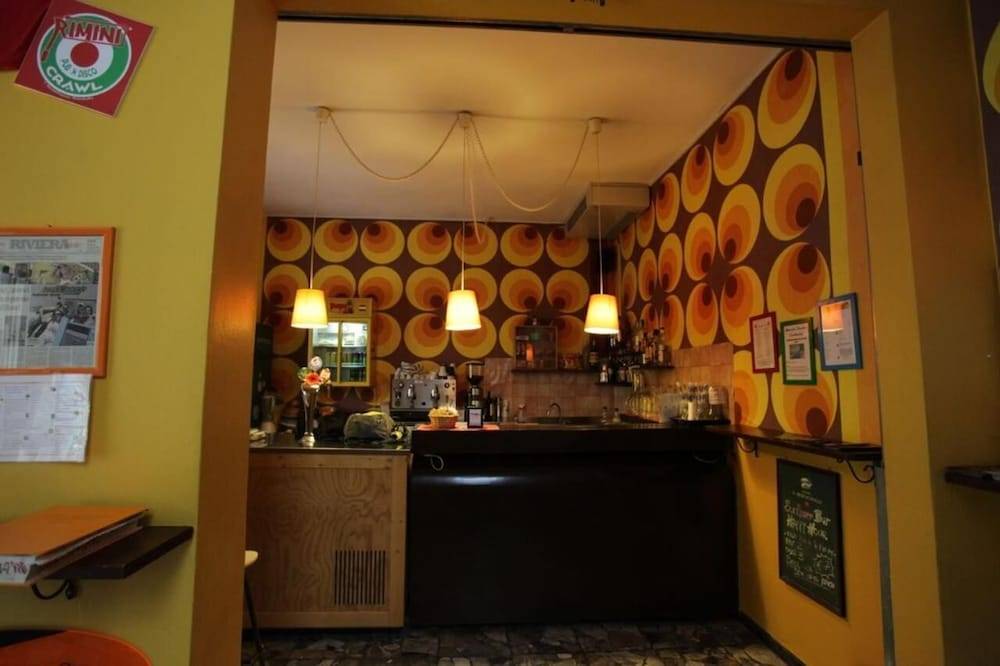 Sunflower City Student Hostel & Bar 1