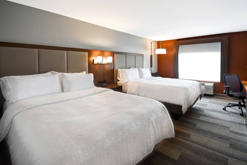 Holiday Inn Express & Suites SCHERERVILLE by IHG 2