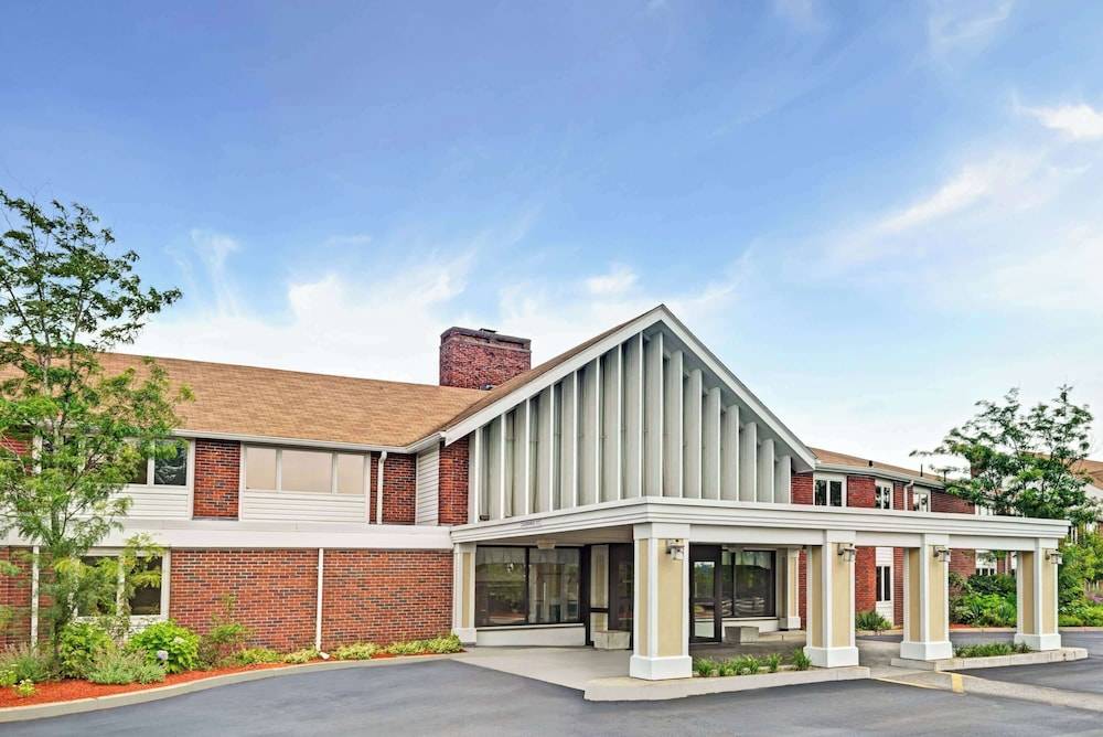 Ramada by Wyndham Seekonk Providence Area 1