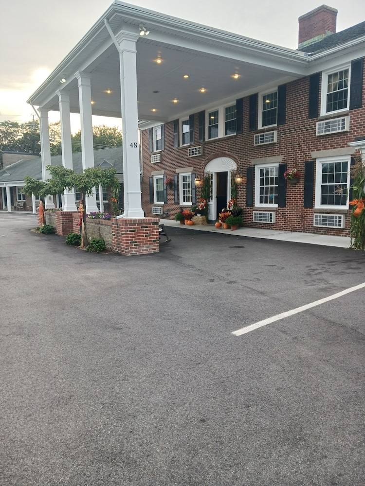 Colonial Inn Seekonk 1