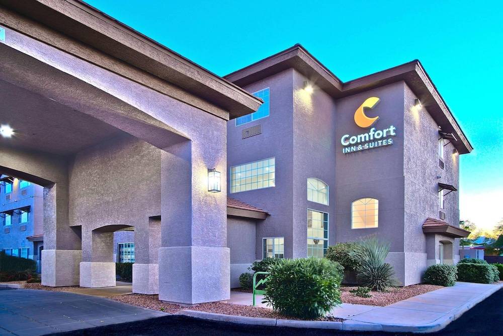 Comfort Inn & Suites Sierra Vista near Ft Huachuca 1
