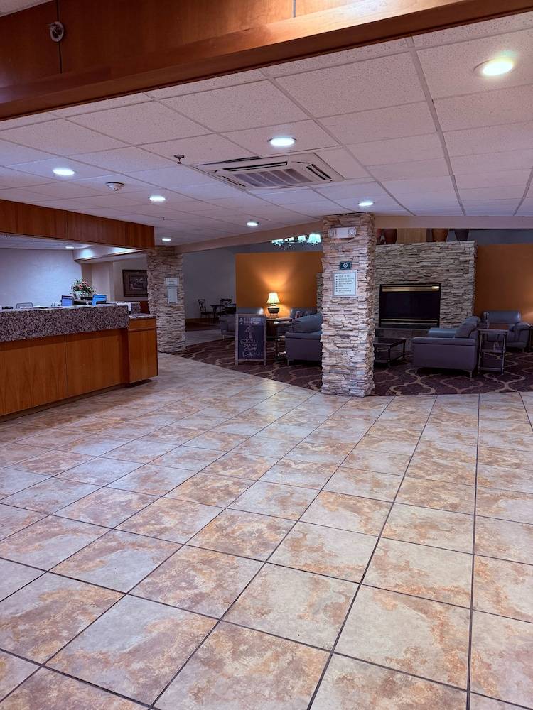 Mountain Valley Inn & Suites 2