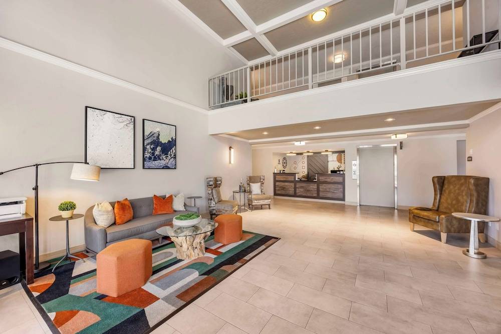 Best Western Plus Grand Manor Inn 2