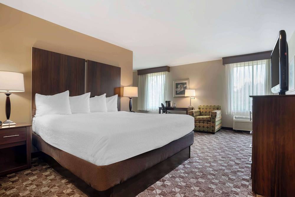 Best Western Plus Oak Mountain Inn 1