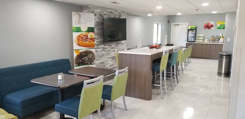 Quality Inn Pelham I-65 exit 246 2