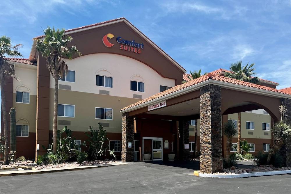 Comfort Suites Peoria Sports Complex 1