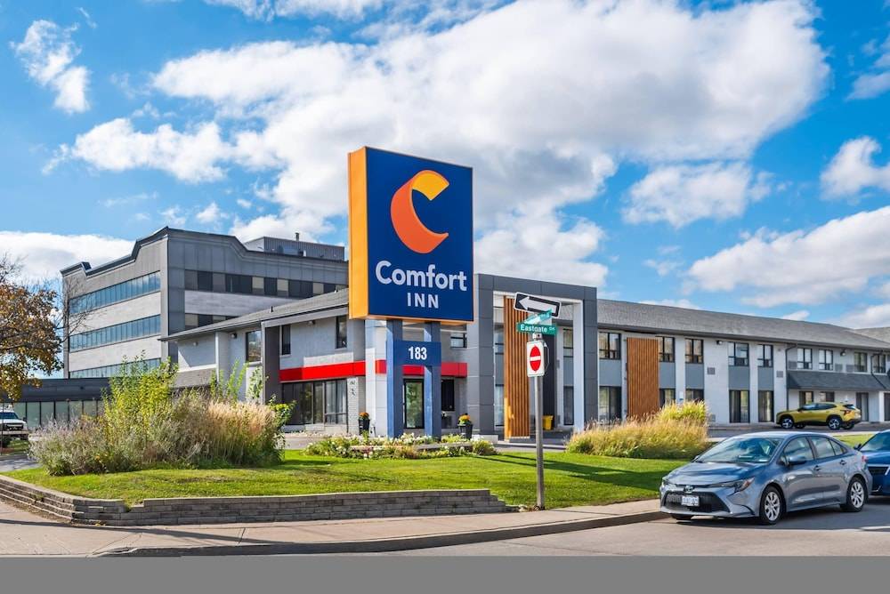Comfort Inn Hamilton - Stoney Creek 1