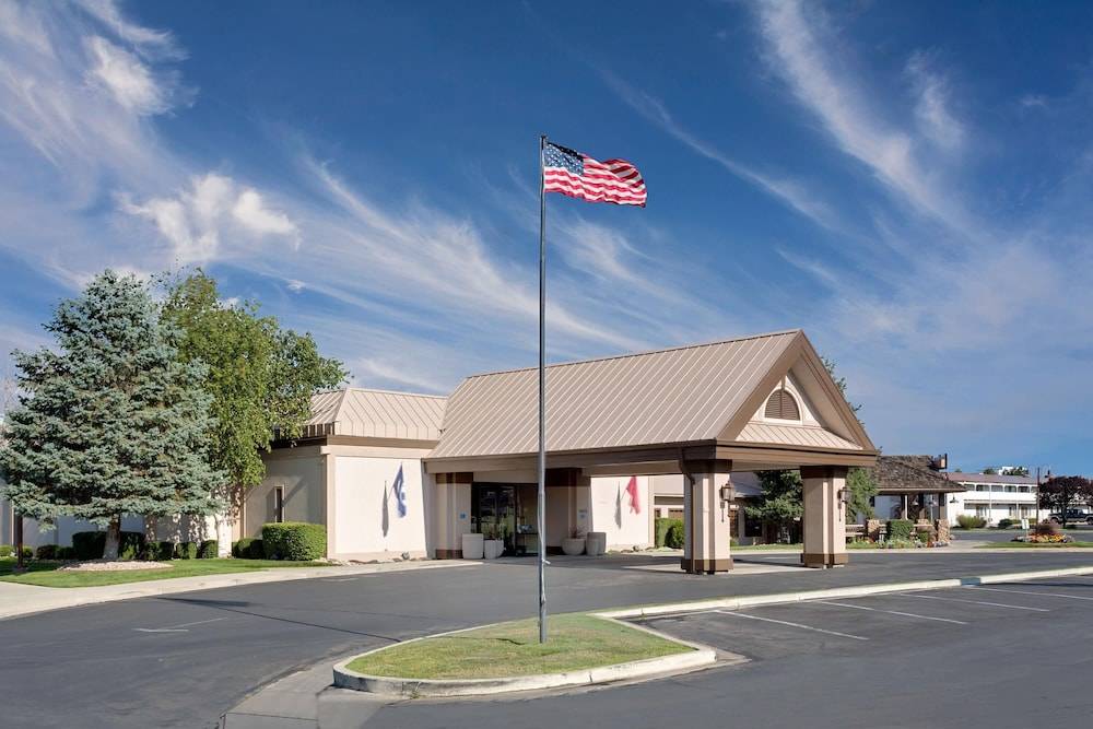 Ramada by Wyndham Provo 1
