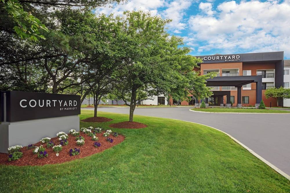Courtyard Boston Raynham 1
