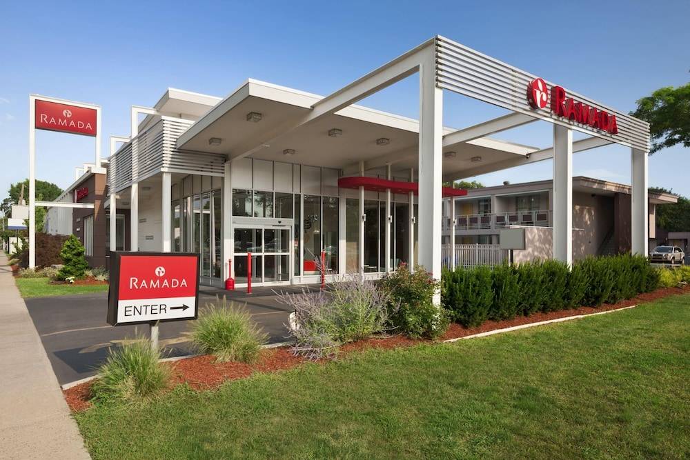 Ramada by Wyndham Rockville Centre 1