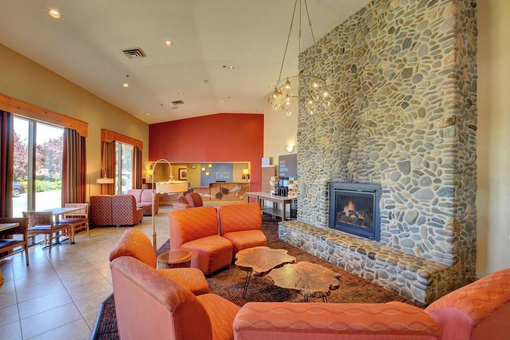 The Lodge at Roseburg 2