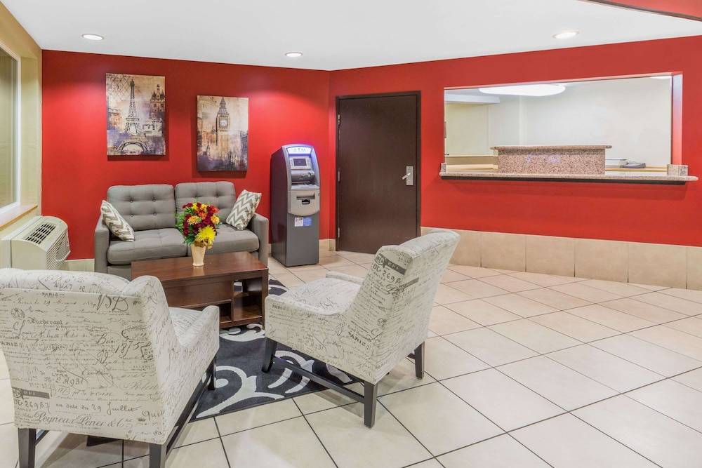 Super 8 by Wyndham Roseburg 2