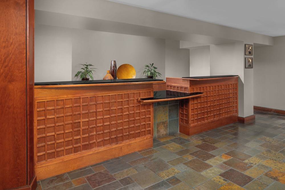 Larkspur Landing Extended Stay Suites Hillsboro 1