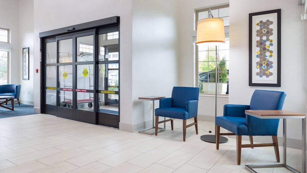 Holiday Inn Express & Suites HOOD RIVER by IHG 2