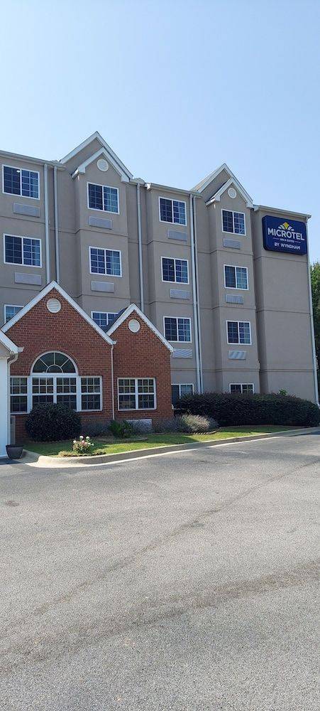 Microtel Inn & Suites by Wyndham Hoover/Birmingham 1