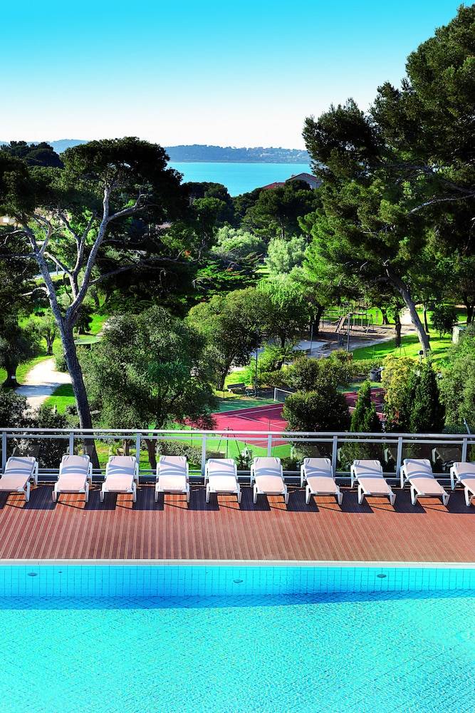 Hôtel Club la Font des Horts 1