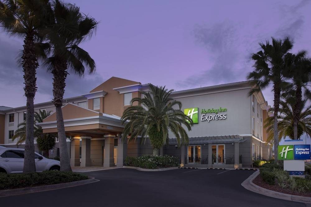 Holiday Inn Express JACKSONVILLE BEACH by IHG 1