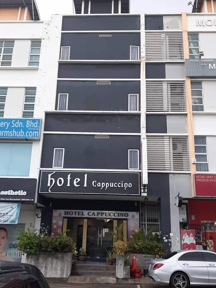 Cappuccino Hotel @ Mount Austin 1