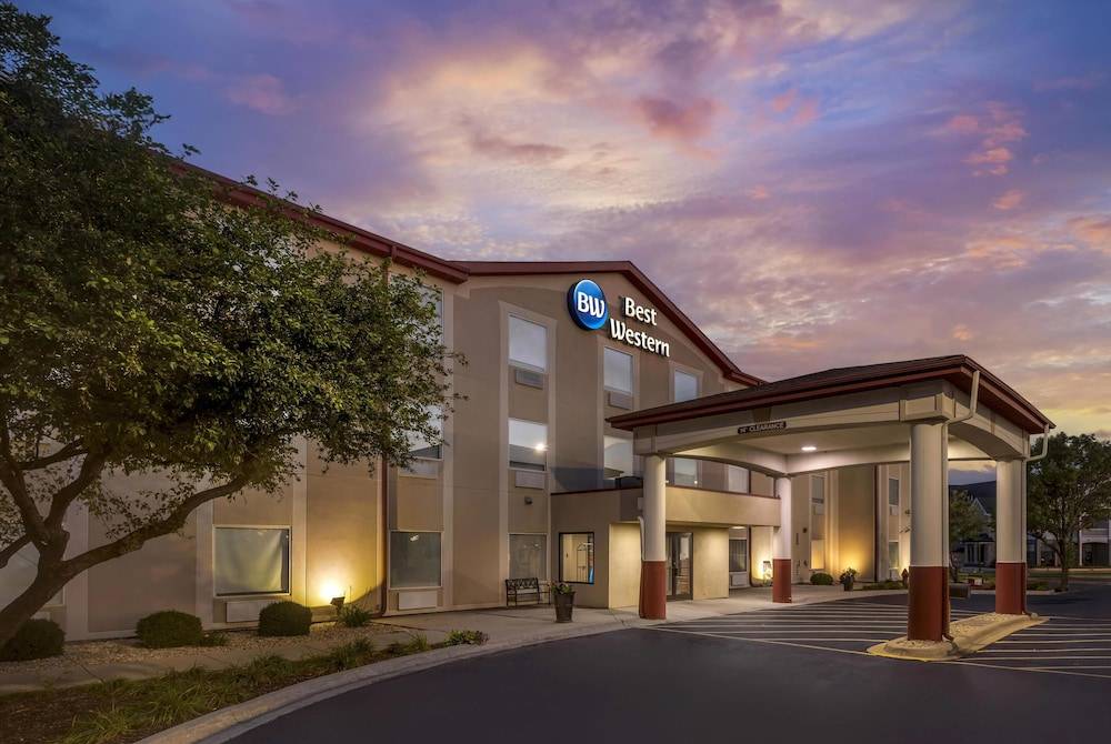 Best Western Joliet Inn & Suites 1