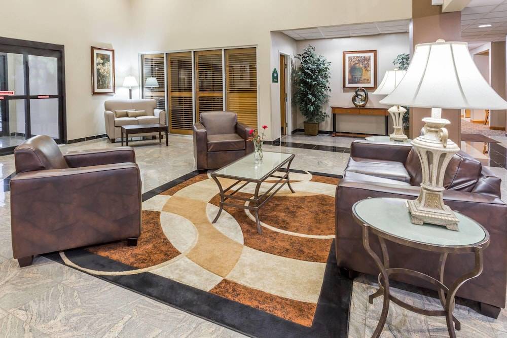 Wingate by Wyndham Joliet 2