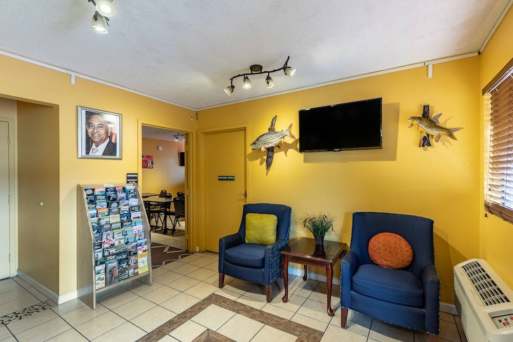 Econo Lodge Kingsland 2