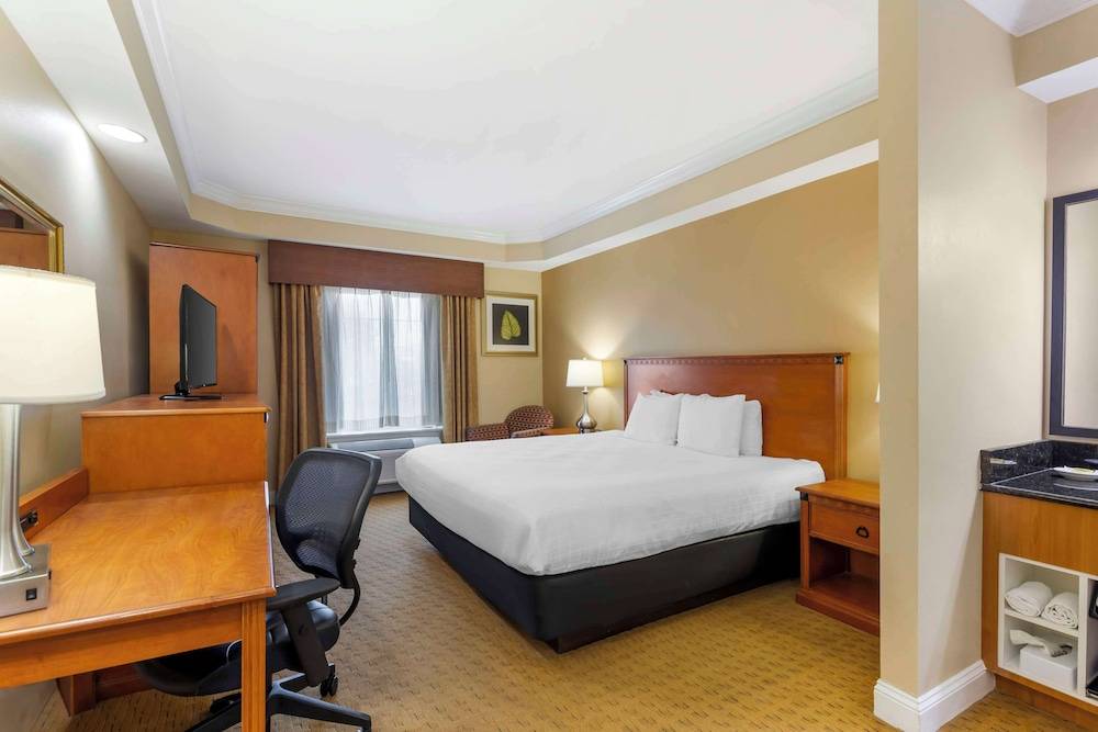 Best Western Plus Kingsland 1