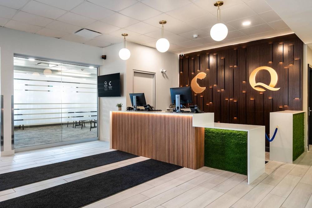 Quality Inn & Conference Centre Kingston Central 2