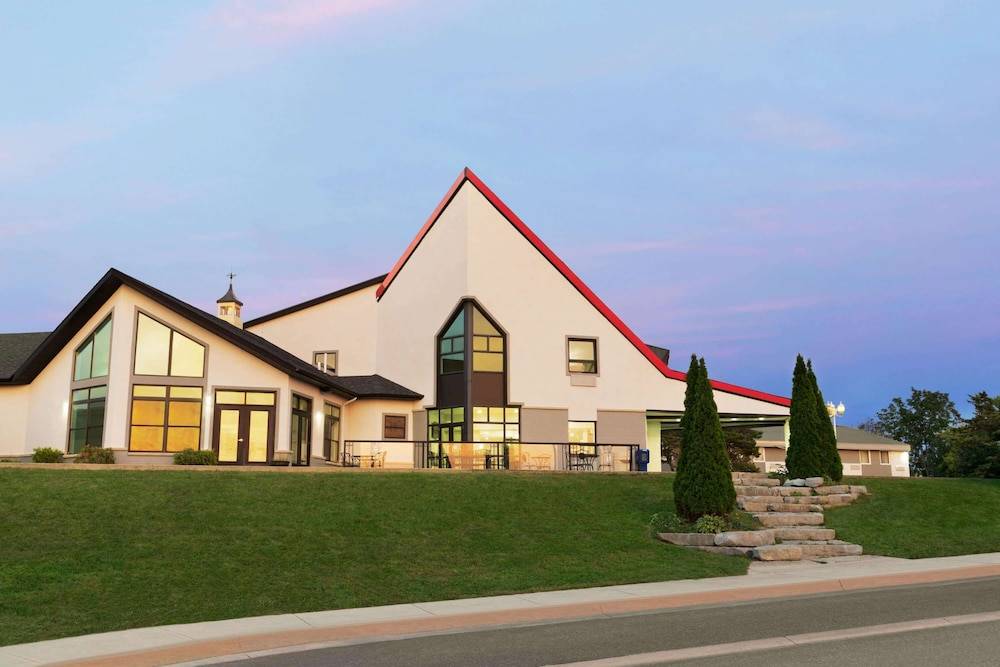 Days Inn by Wyndham Kingston 1