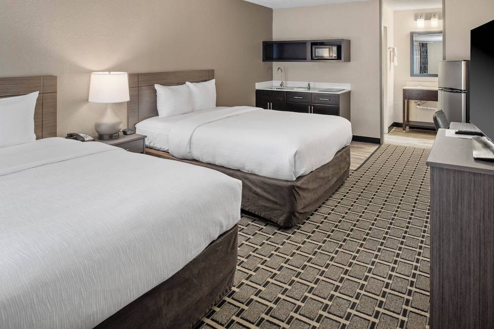 Suburban Studios Hotel Kingsland Near I-95 1