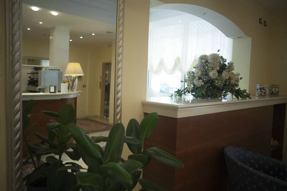Hotel Cannes - in pieno centro 2