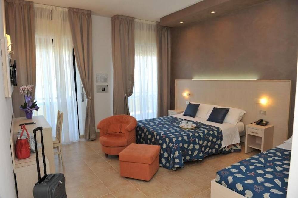Hotel Mimosa 2