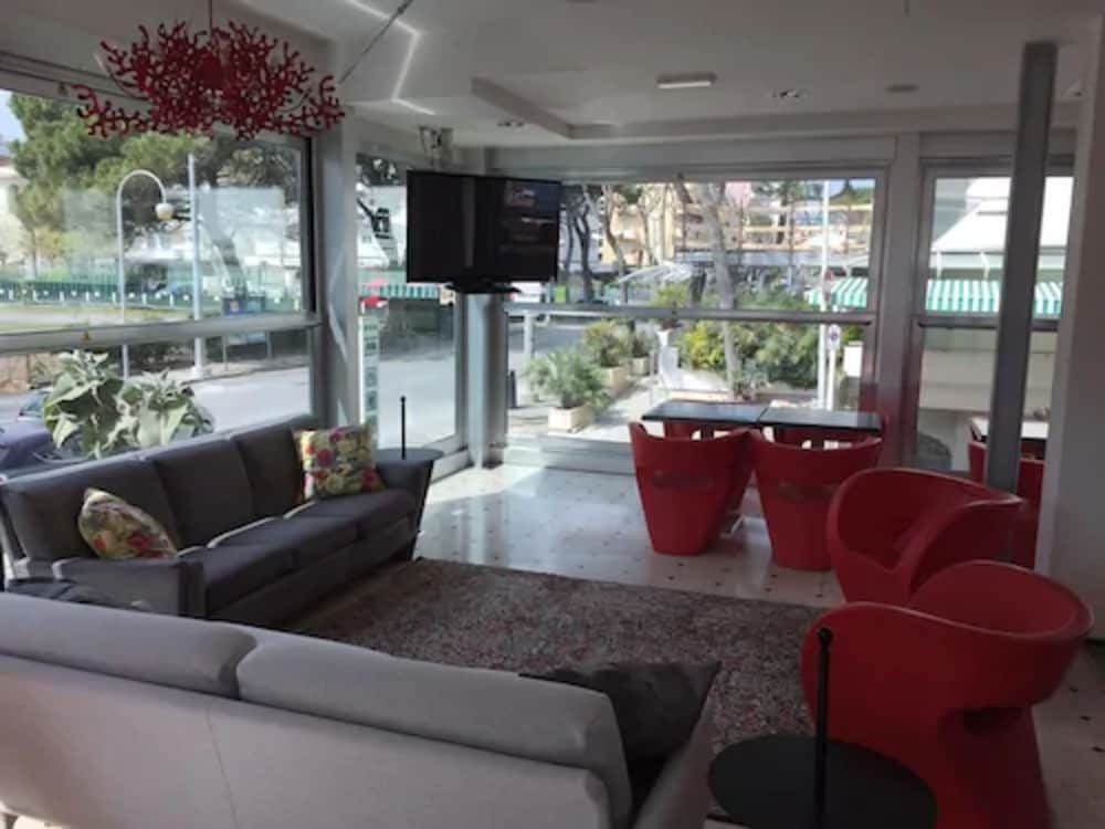 Hotel Montecarlo - Hotel Vista Mare con Piscina & Area Fitness 2