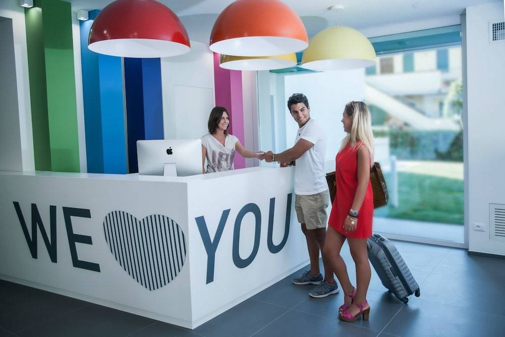 Love Boat Hotel - Smart & Glamour 2