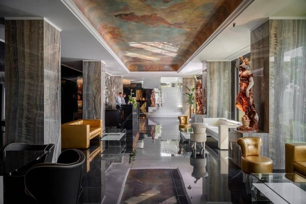 The Promenade Luxury Wellness Hotel 2
