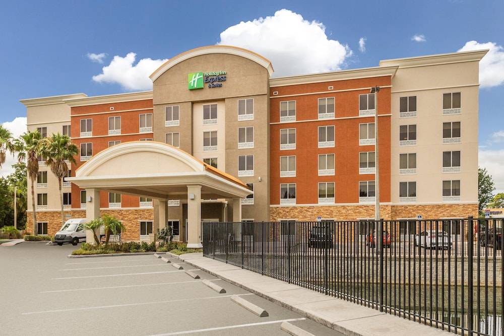 Holiday Inn Express & Suites LARGO-CLEARWATER by IHG 1