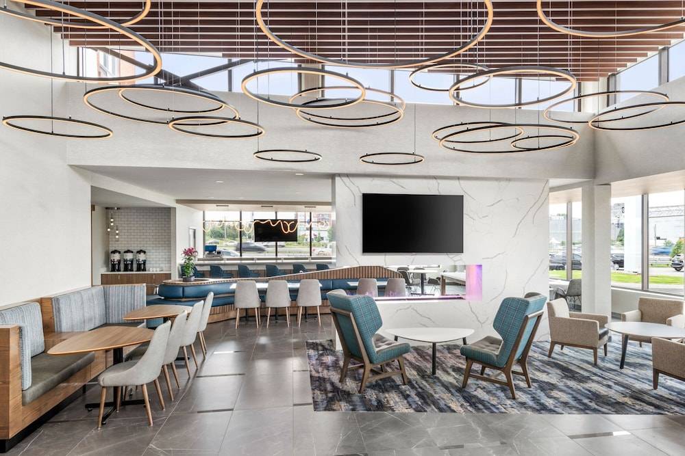 Residence Inn by Marriott Laval 1