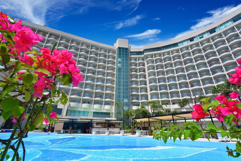Loisir Hotel Naha 1