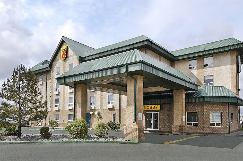 Super 8 by Wyndham Edmonton International Airport 1