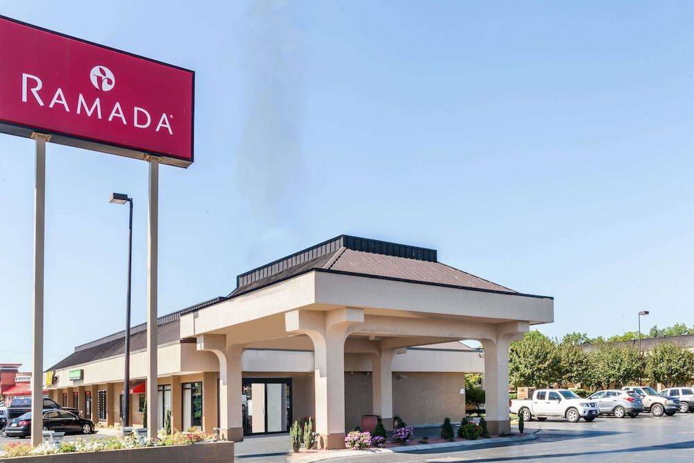 Ramada by Wyndham Lebanon 1